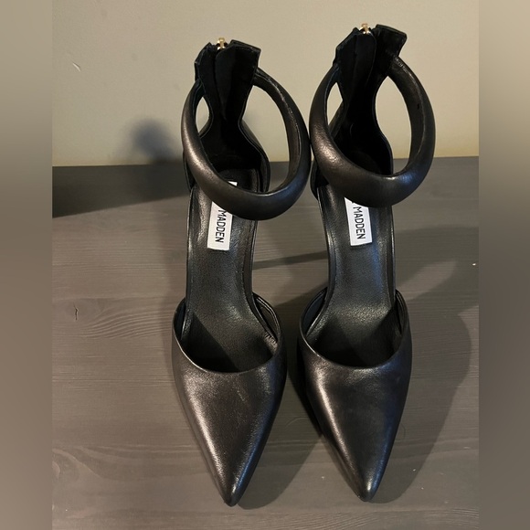 Steve Madden Ele Puff Ankle Strap Leather Pump Heels - Picture 4 of 8